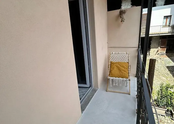 In Tapigliano With Garden And Parking *